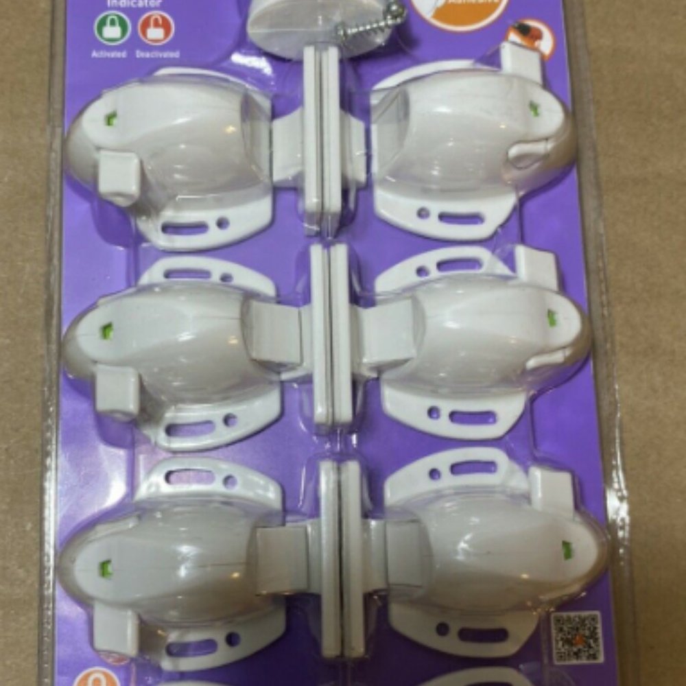 Dreambaby® Adhesive Mag Lock, 8 Locks/1 Key